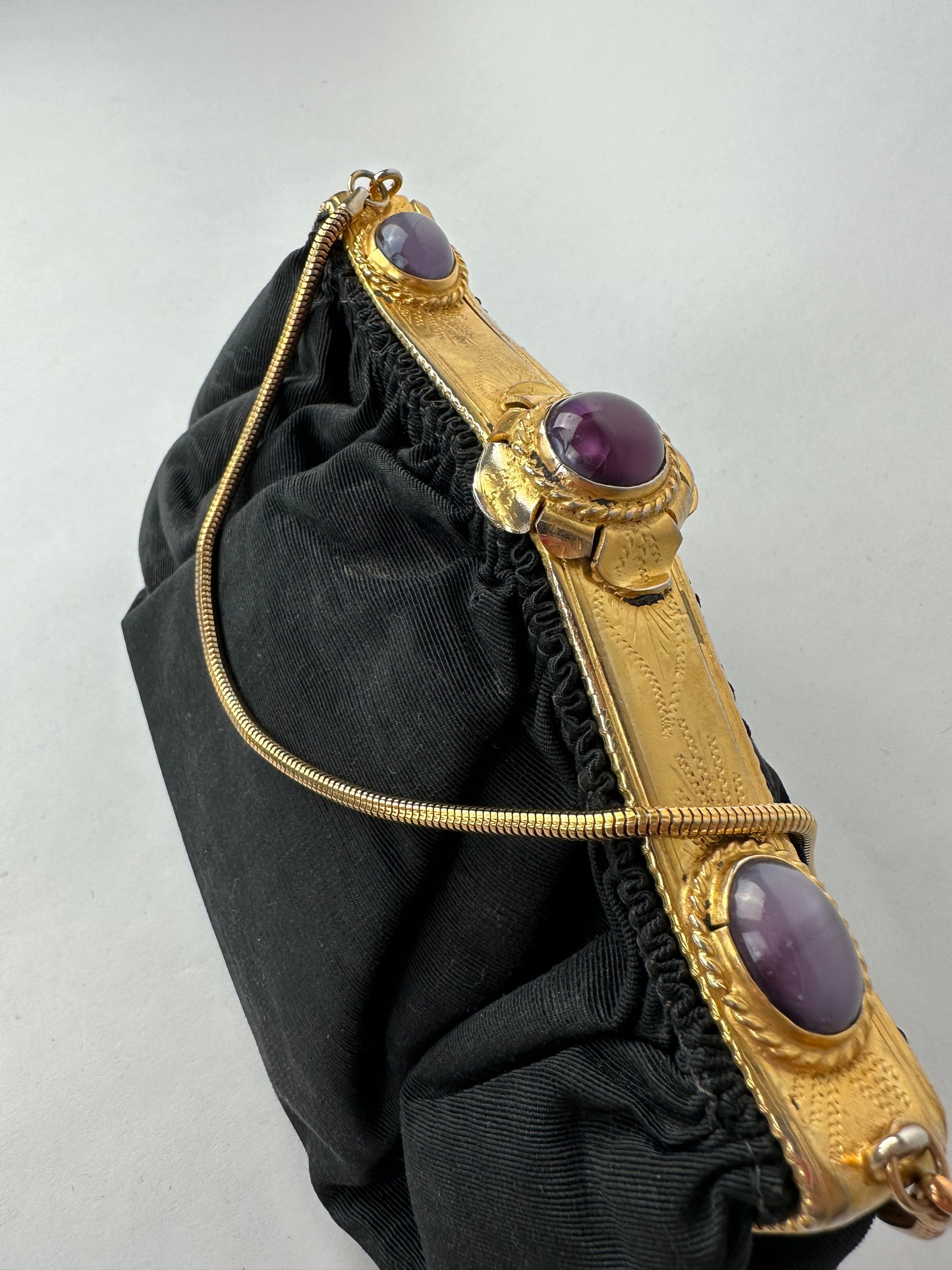 MINAUDIERE black canvas with 3 purple stones