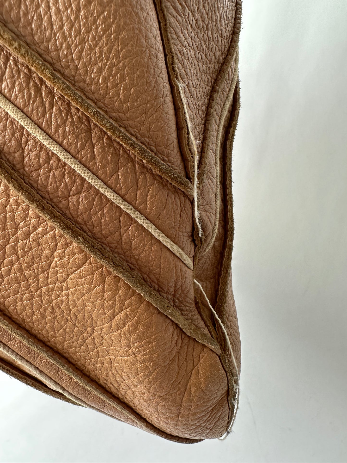 BOTTEGA VENETA shoulder tote bag in pink-beige grained calfskin with brown suede calf lining