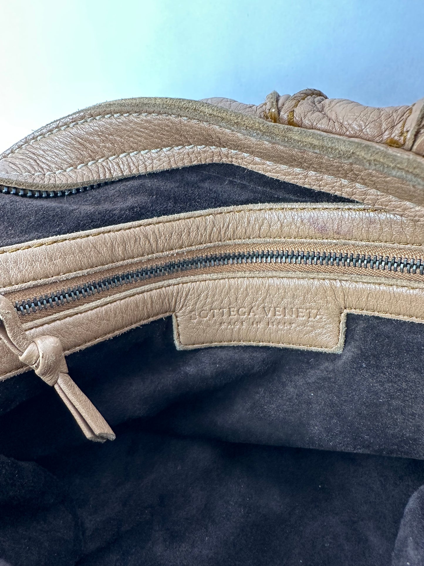BOTTEGA VENETA shoulder tote bag in pink-beige grained calfskin with brown suede calf lining