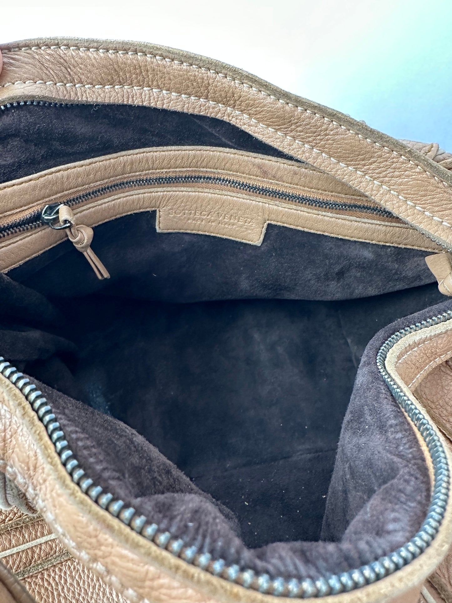 BOTTEGA VENETA shoulder tote bag in pink-beige grained calfskin with brown suede calf lining